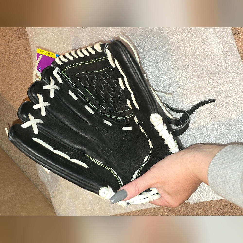 WORTH SHUT OUT SERIES 11.75" FASTPITCH SOFTBALL GLOVE, LEFTY